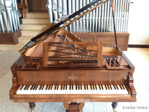 Erardpiano uit 1876.png